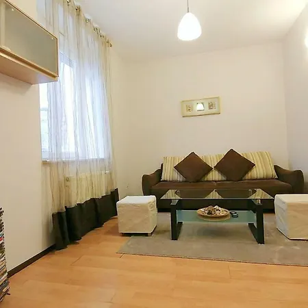 Oficyna Apartman *